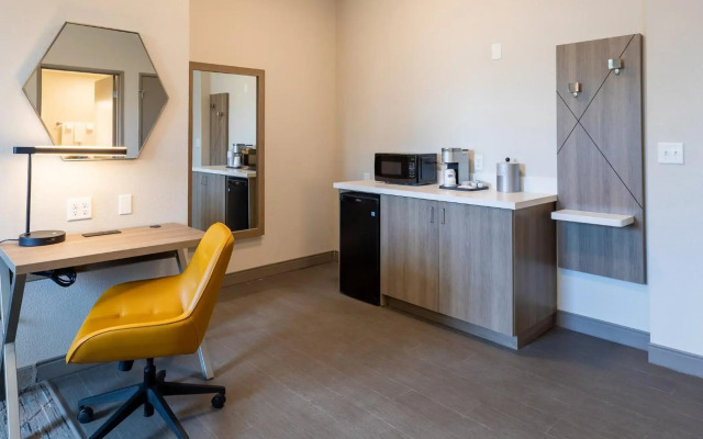 Holiday Inn Express & Suites Englewood Denver South by IHG