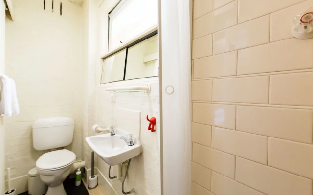 REID, Fitzroy Studio Apartment