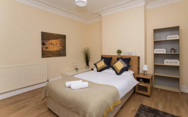 Lovely and Comfortable 3 Bed Flat, Tamworth