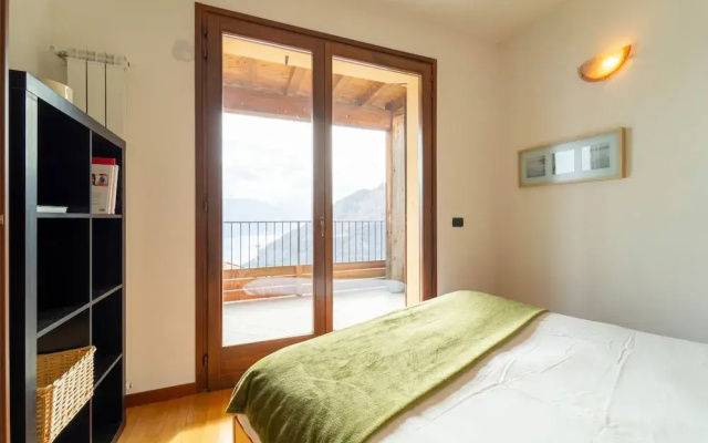 Willow Apartment With Lakeview by Wonderful Italy