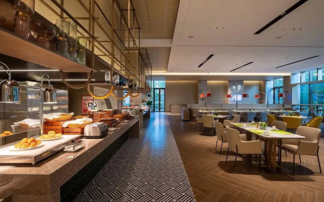 Holiday InnXian East by IHG