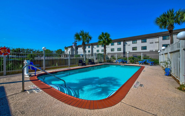 OYO Townhouse Beaumont Medical Center Area