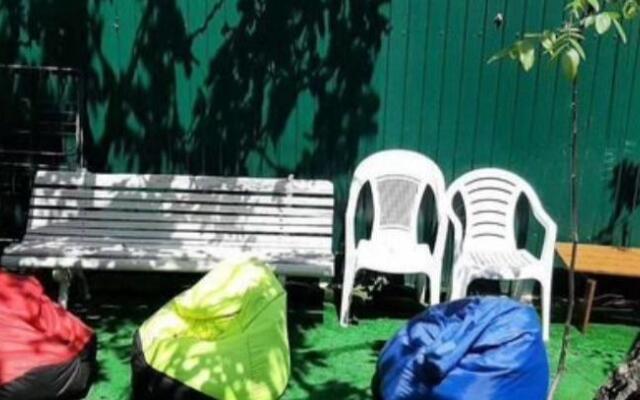 Апартаменты на Тенистой 3