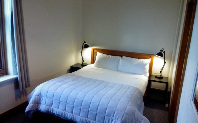 Burns Lodge at Holy Cross Centre – Guest Rooms – Mosgiel
