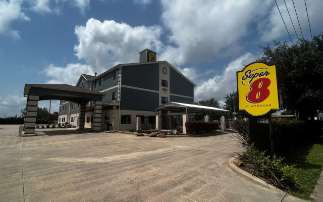 Super 8 by Wyndham Pasadena