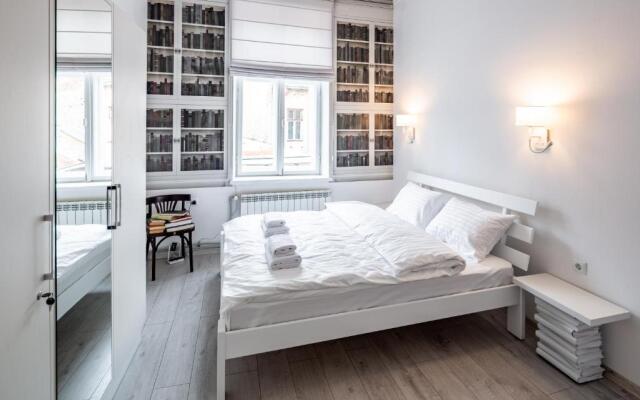 Bookinist apartment
