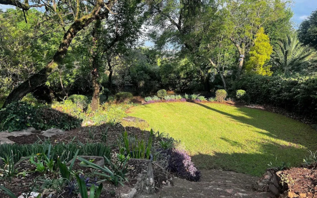 Bryanston Luxurious 4-Bed Villa