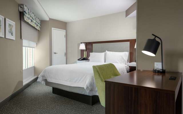 Hampton Inn & Suites Arlington Crystal City DCA