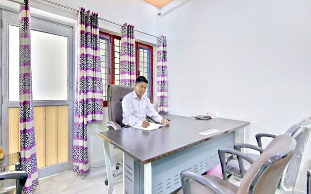 OYO Home 37509 Elegant Stay Jhajra Dehradun