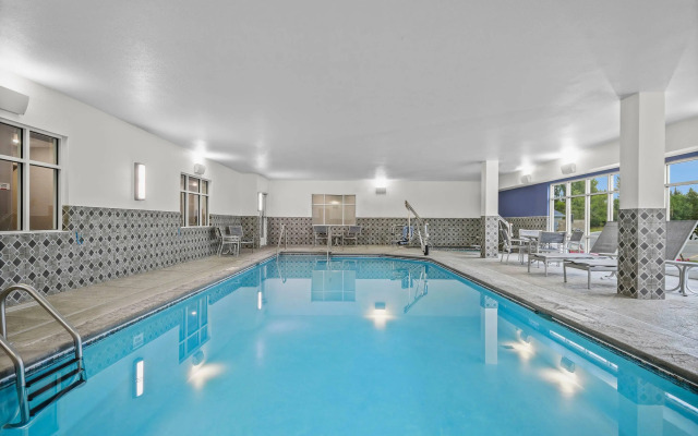 AmericInn by Wyndham International Falls