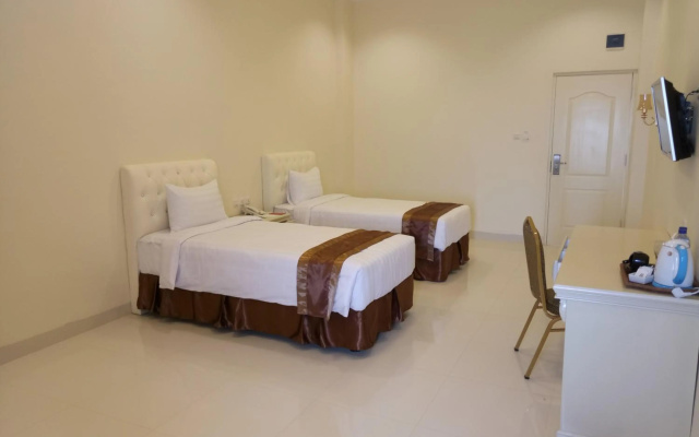 Grand Town Hotel Mandai – Guest Rooms – Maros