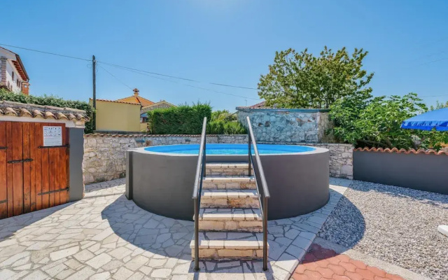 Nice Apartment With Pool