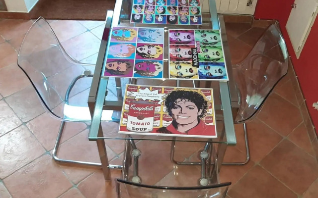 Movie Star Apartment with garden