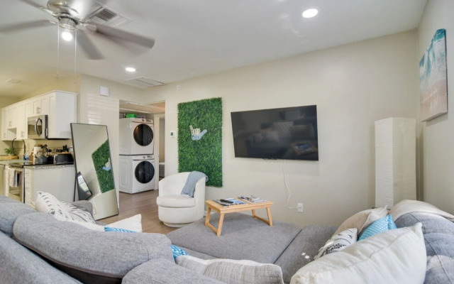 4 Mi to Dtwn: Pet-friendly Tampa Retreat