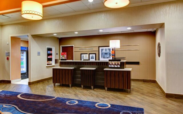 Hampton Inn & Suites Columbus
