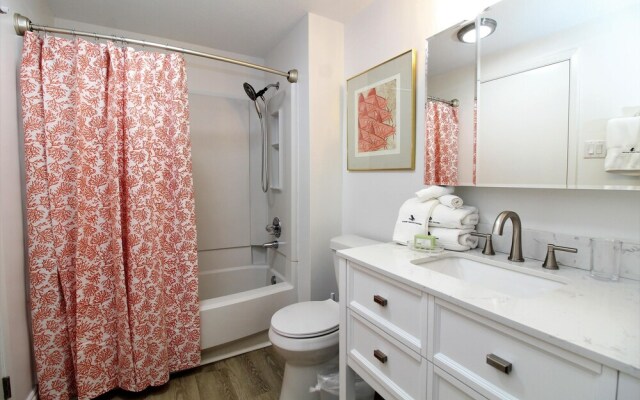 Shipwatch Riverside E204