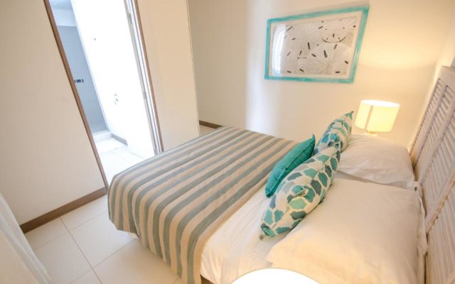L'Escale 3 bedrooms Sea View and Beachfront Suite by Dream Escapes