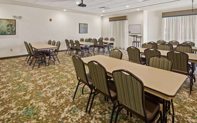 Best Western Lindsay Inn & Suites