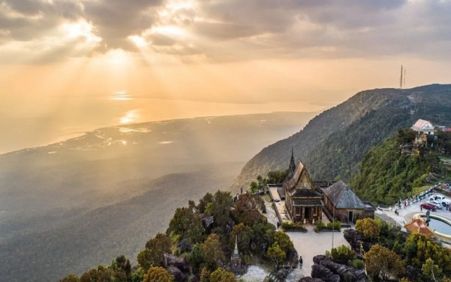 Bokor Inn by Sokha Group