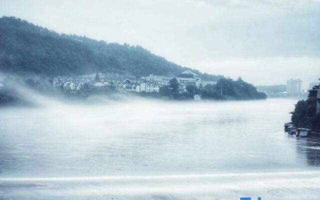 Yuxian Yangyue Caotang Homestay