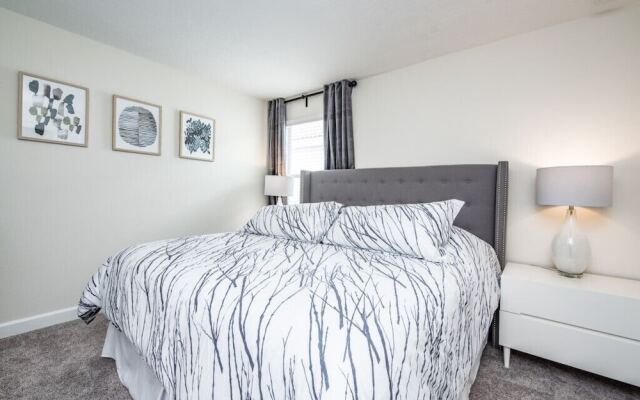 Champions Gate 8 Bedroom Villa by Redawning