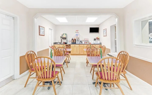 Super 8 Carrollton Ga