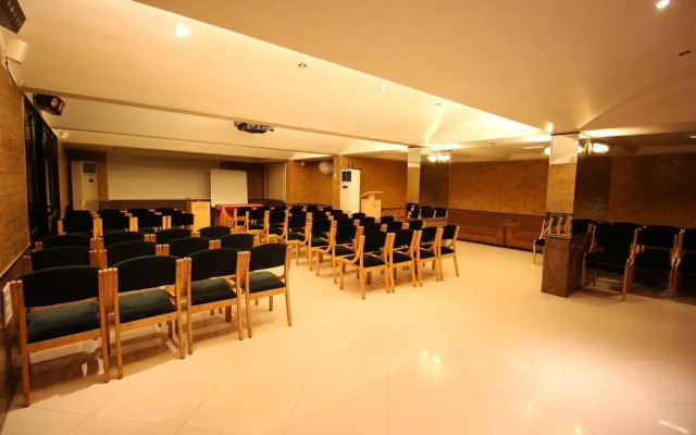 Capital O 1338 Hotel Harmony