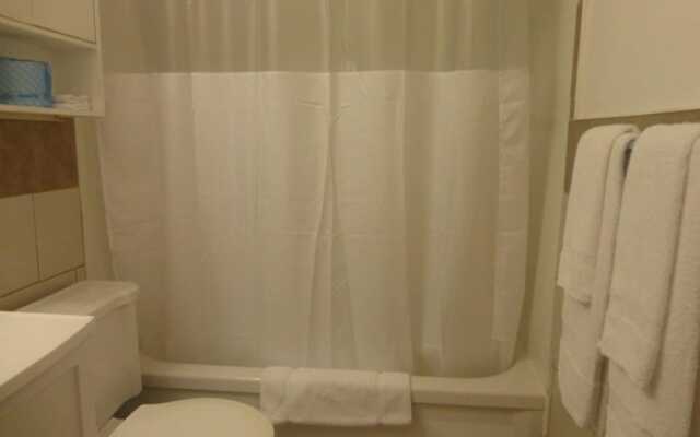 Niagara Parkway Court Motel