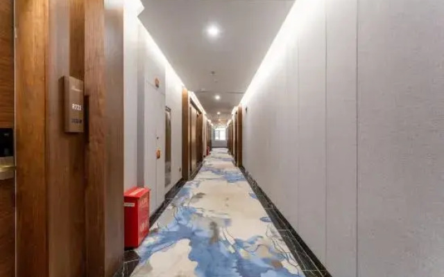RICH International Hotel