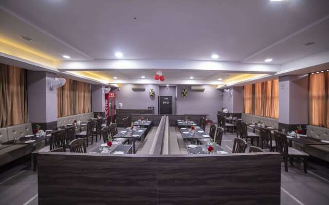 FabHotel Dawat Inn Waluj BK