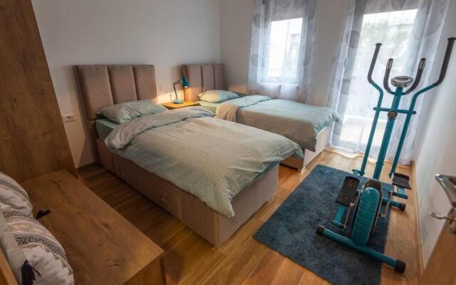 Modern, Bright and Cozy Apartment