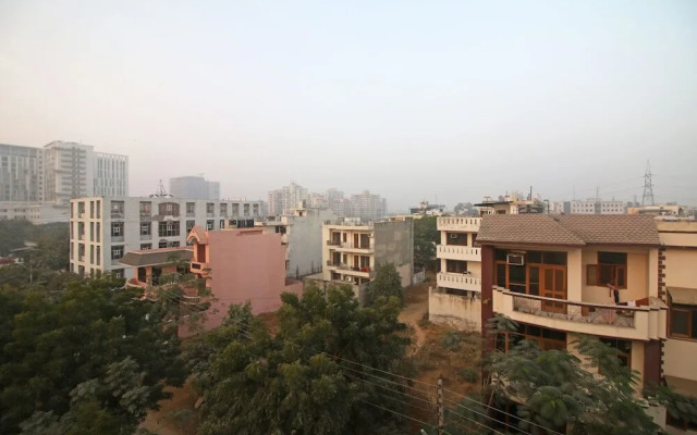 Oyo 7967 Near Medanta