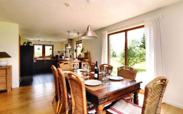 Countryside Holiday Home in Mont with Terrace And Garden