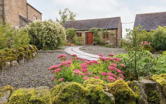 Manifold Cottage