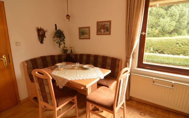 Spacious Apartment In Deudesfeld With Garden