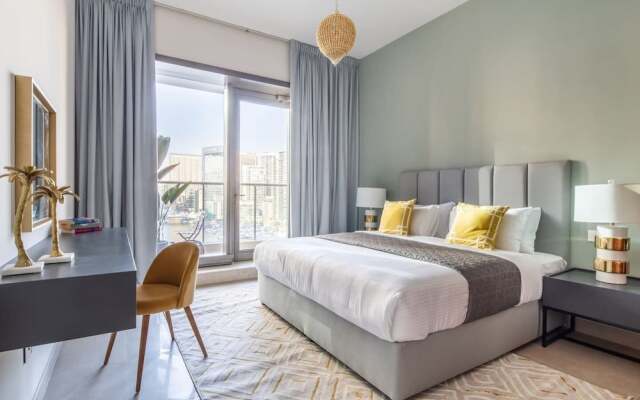 Modern & Classy 1BR Overlooking Marina!