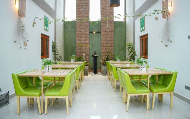 J leaf Hotel by Blue Bird