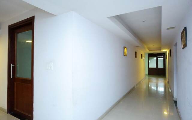 Oyo 15992 Central Hotel