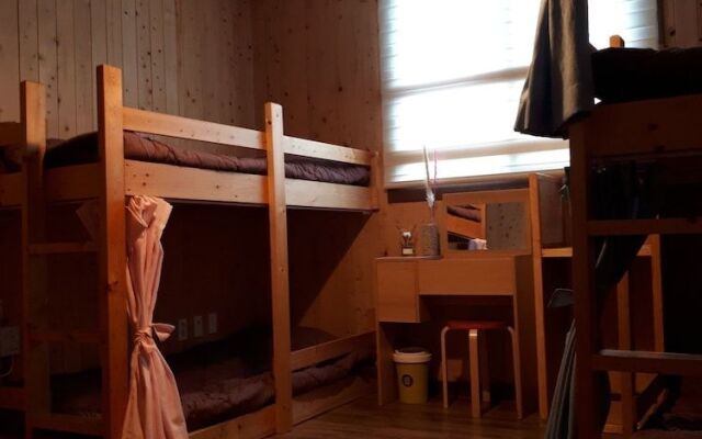 Woljeong view Guesthouse - Hostel