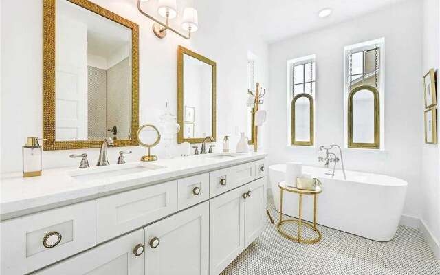 Anastasia Beach House - Five Bedroom Home