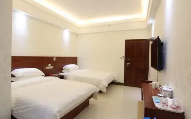 Maoming Yinxia Business Hotel