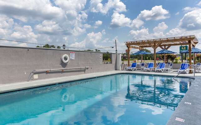 Comfort Inn & Suites Spring Lake - Fayetteville near Fort Bragg