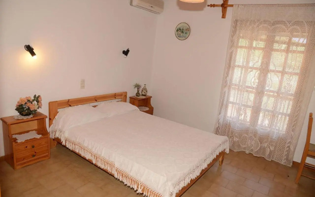 Betsanis Stafylos Apartments