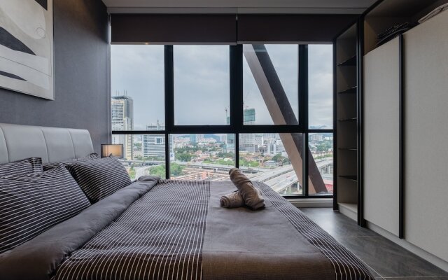 KLCC Modern Musical Sty 5Pax Scarletz Suite