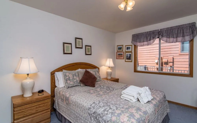 3BR 3BA Ideal Waterfront House South Lake Tahoe by RedAwning