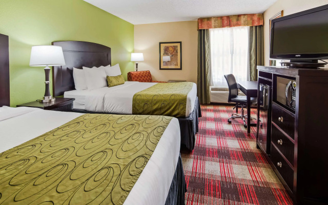 Best Western Plus Addison/Dallas Hotel