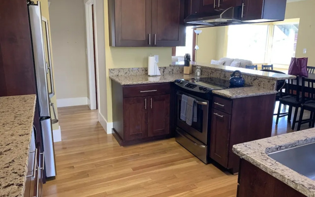 Seattle Vacation Home - Fremont House