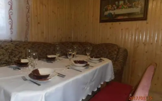 Smerekova Khata on Pidgirna