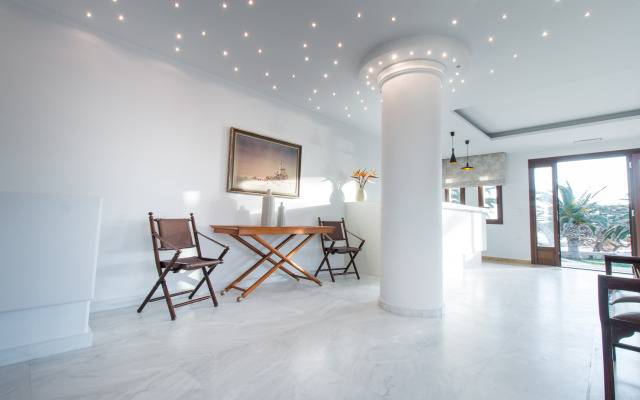 Finikas Hotel