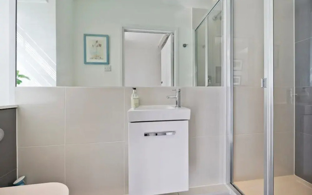Elegant 2 bed Flat Earls Court
